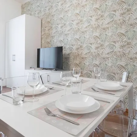 Italianway - The B Village New * Milan